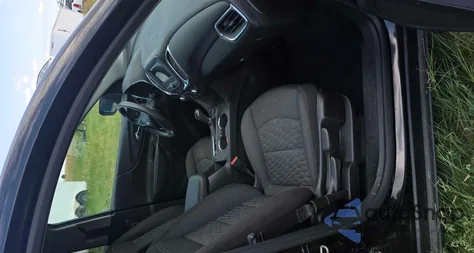 2019 Chevrolet Equinox Lt z USA, uszkodzony, nr VIN 2GNAXUEV9K6121154